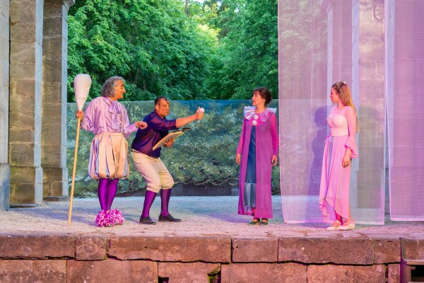 Leonce und Lena (2026): Levent Civan, Harald Höreth, Gabriela Paule, Olha Hordyshevska vonThomas Eberlein